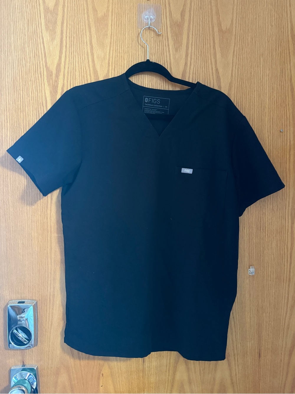 FIGS Men’s Black V-Neck Scrub Top TM3000